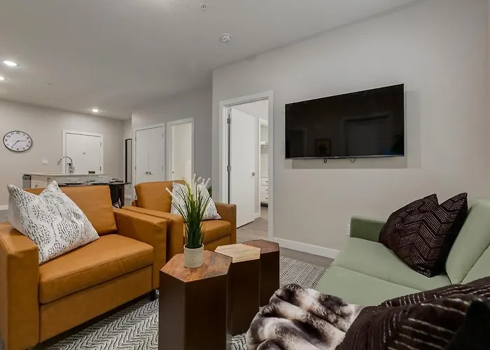 Free Parking, Pet Friendly, Close To Dt