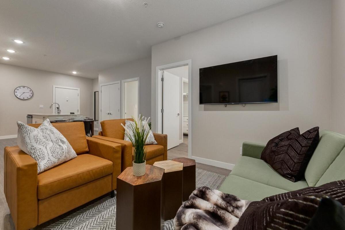 Free Parking, Pet Friendly, Close To Dt Apartment *